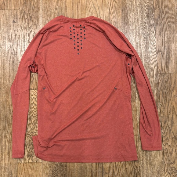 Lululemon Textured Training Shirt XXL - Picture 2 of 3